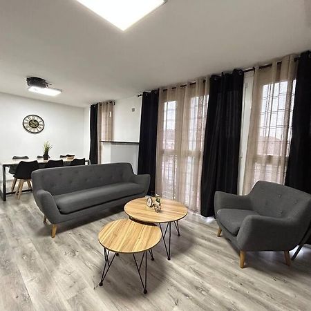 T4 Jolie Vue Avec Jaccuzzi Apartment Vitrolles  Exterior foto