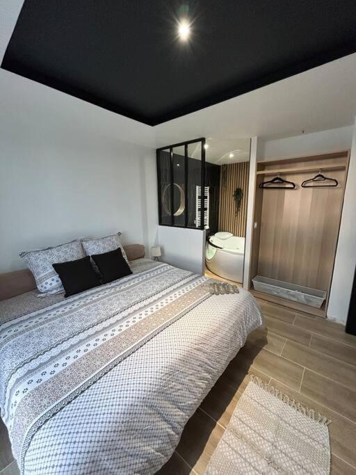 T4 Jolie Vue Avec Jaccuzzi Apartment Vitrolles  Exterior foto