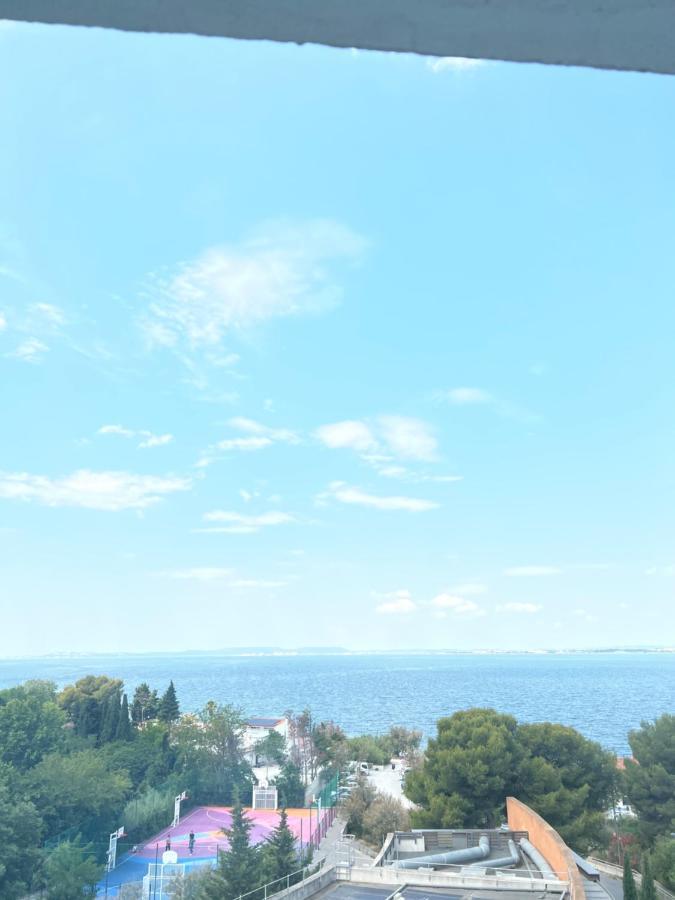 T4 Jolie Vue Avec Jaccuzzi Apartment Vitrolles  Exterior foto